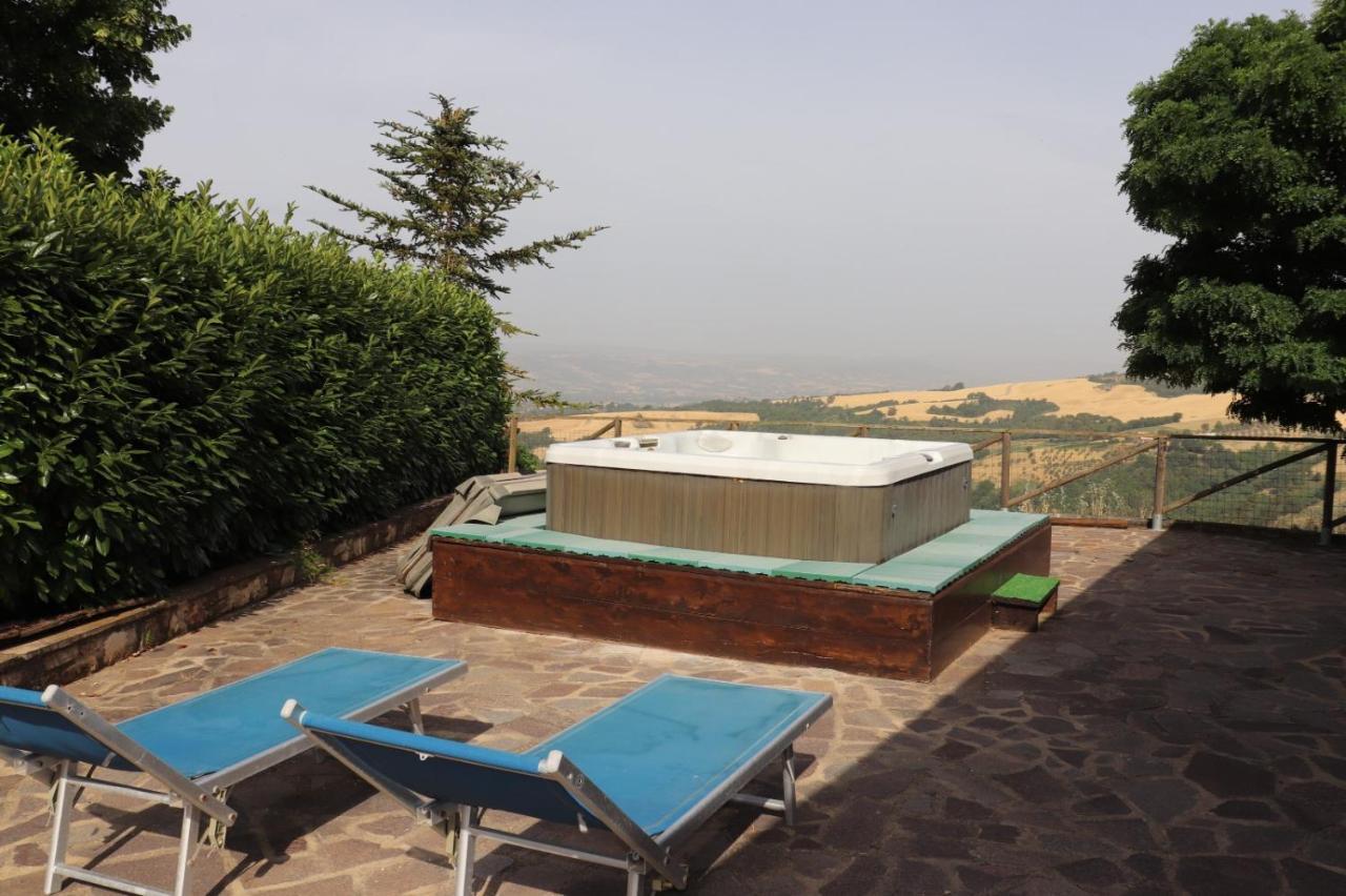 Gualdo Cattaneo B&B Casale Roshlee المظهر الخارجي الصورة