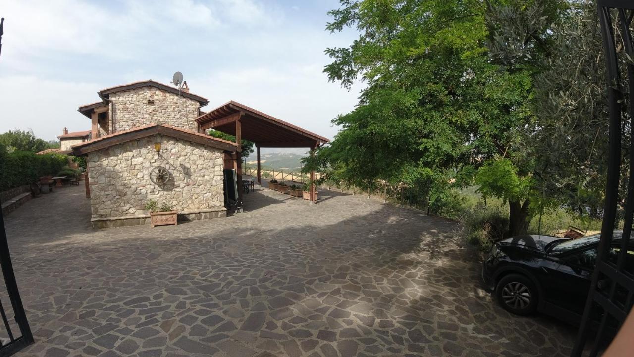 Gualdo Cattaneo B&B Casale Roshlee المظهر الخارجي الصورة